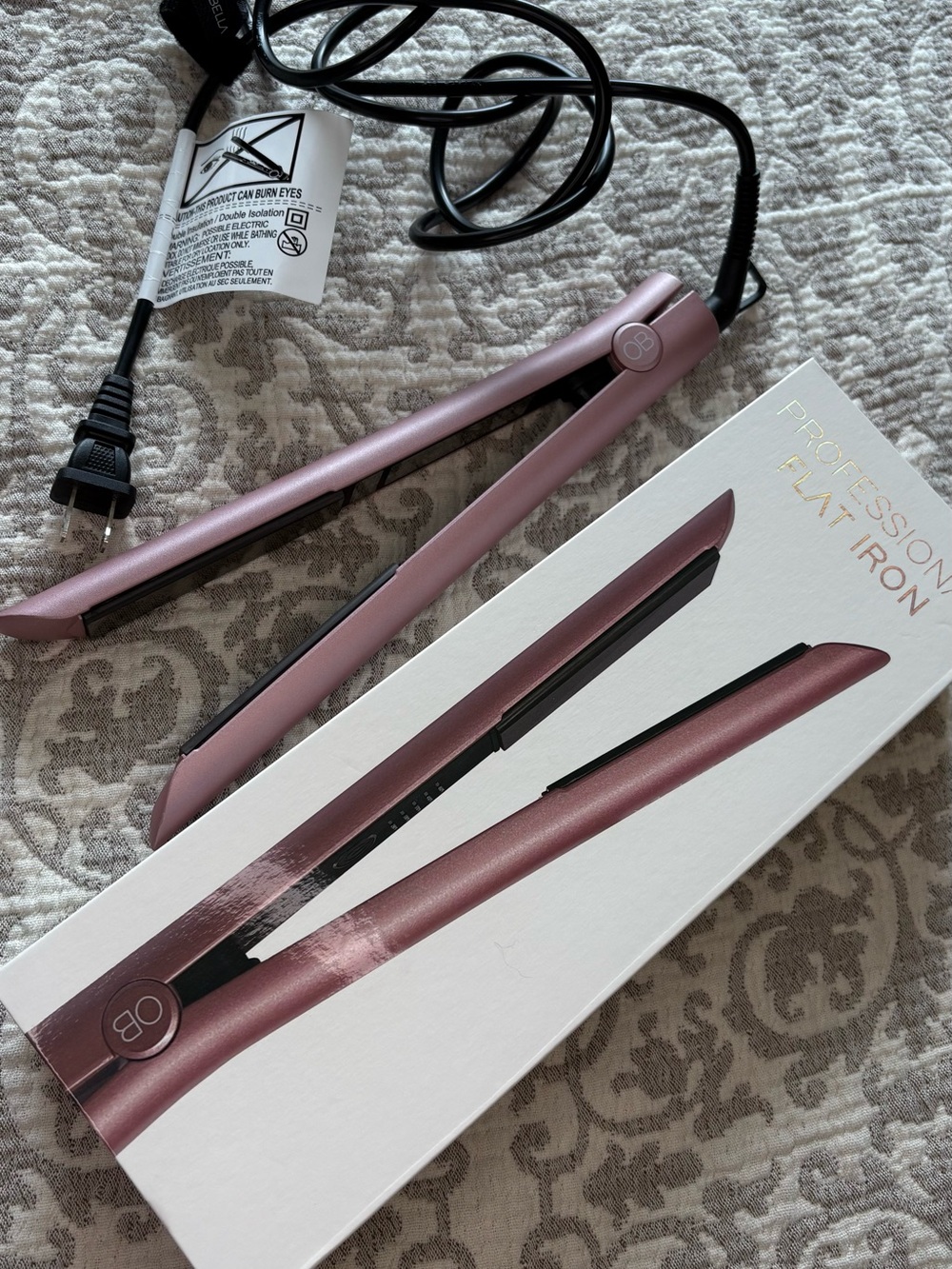 New in box Pink Metallic Professional Flat Iron